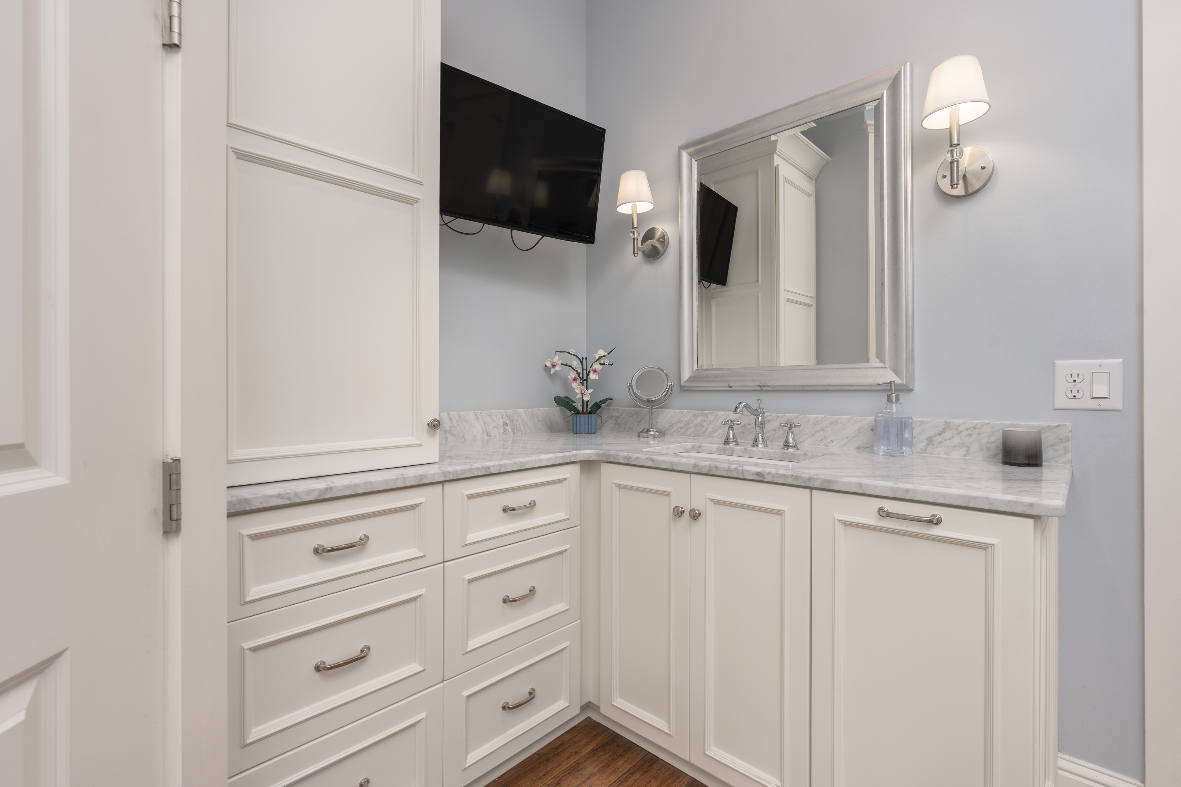 1010 Snug Harbor Court image 22